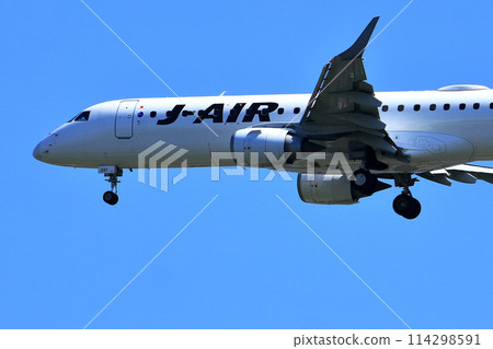 Osaka International Airport JAL Airplane Landing Ready Senri Kawajiri Osaka International Airport JAL Airplane Landing Ready Senri Kawajiri 114298591