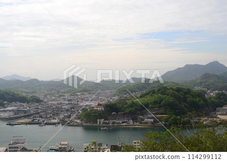 View of Mukojima from the approach to Onomichi Senkoji Temple -1 114299112