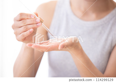 Beauty image Hand Beauty image Hand 114299129