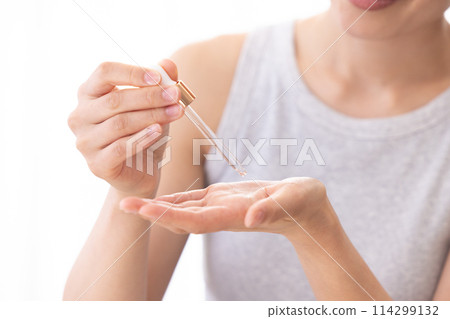 Beauty image Hand Beauty image Hand 114299132