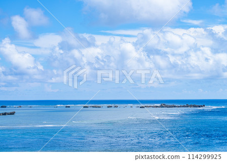 Okinawa Prefecture Miyakojima City Island Heaven Summer Vacation Morning Clouds Panari Reef Heianazaki Lighthouse Coral Reef East Heianazaki 114299925
