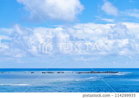 Okinawa Prefecture Miyakojima City Island Heaven Summer Vacation Morning Clouds Panari Reef Heianazaki Lighthouse Coral Reef East Heianazaki Okinawa Prefecture Miyakojima City Island Heaven Summer Vacation Morning Clouds Panari Reef Heianazaki Lighthouse Coral Reef East Heianazaki 114299935
