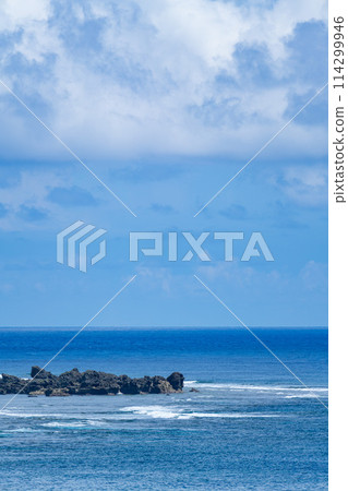 沖繩縣宮古島市海島天堂暑假早晨雲彩帕納裡礁石平安名崎燈塔珊瑚礁東平安名崎 沖繩縣宮古島市海島天堂暑假早晨雲彩帕納裡礁石平安名崎燈塔珊瑚礁東平安名崎 114299946
