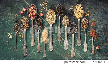 Vintage Spoons of Assorted Dried Tea Leaves 114300211
