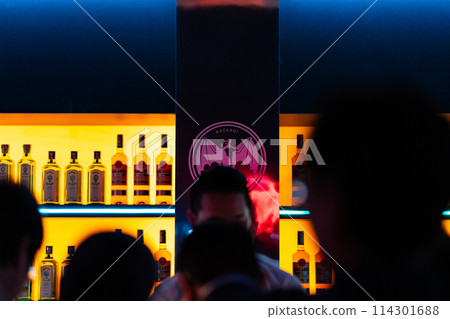 bartender bar shaker alcohol whiskey gin glass bar counter bartender bar shaker alcohol whiskey gin glass bar counter 114301688