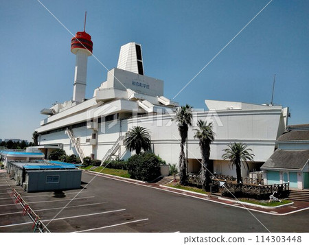 The white queen floating in Tokyo Port... The Ship Science Museum has completed its role and is awaiting dismantling The white queen floating in Tokyo Port... The Ship Science Museum has completed its role and is awaiting dismantling 114303448