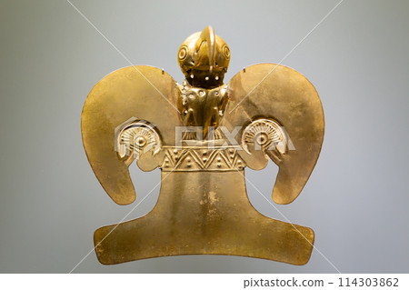 Pre-Columbian gold artifact in the Museo del Oro. Famous Gold Museum, Bogota, Colombia. 114303862