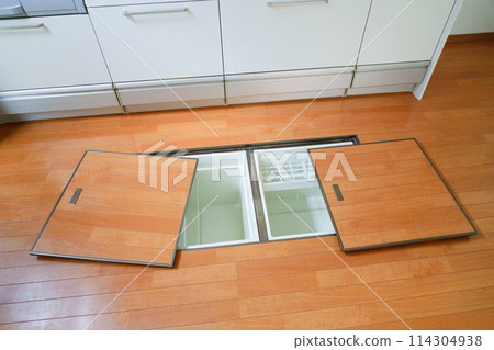Kitchen underfloor storage Kitchen underfloor storage 114304938