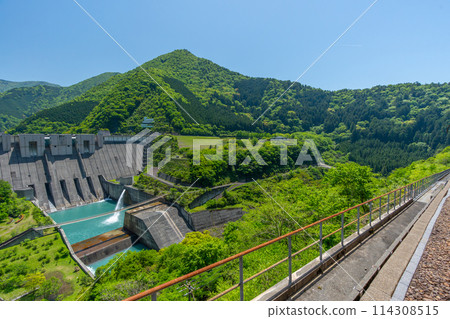 Oigawa Railway Ikawa Line Nagashima Dam from the train window 114308515