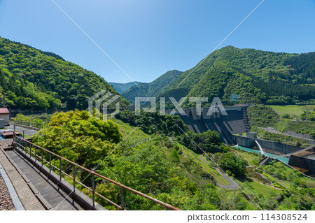 Oigawa Railway Ikawa Line Nagashima Dam from the train window Oigawa Railway Ikawa Line Nagashima Dam from the train window 114308524