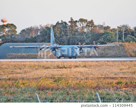 C-130J在福岡縣航空自衛隊築城基地進行日美聯合訓練 114309445