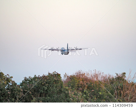 C-130J在福岡縣航空自衛隊築城基地進行日美聯合訓練 114309459