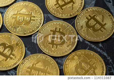 許多虛擬貨幣比特幣 許多虛擬貨幣比特幣 114311087