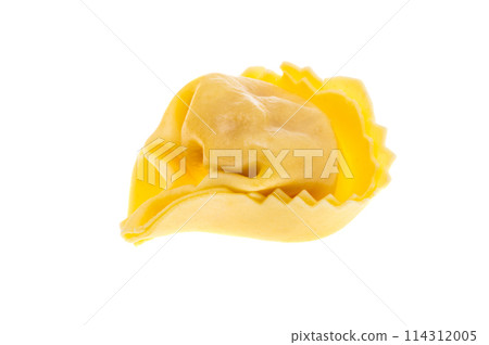 Tortellini isolated Tortellini isolated 114312005