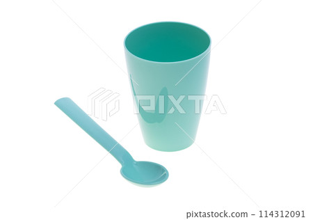 picnic utensils isolated picnic utensils isolated 114312091
