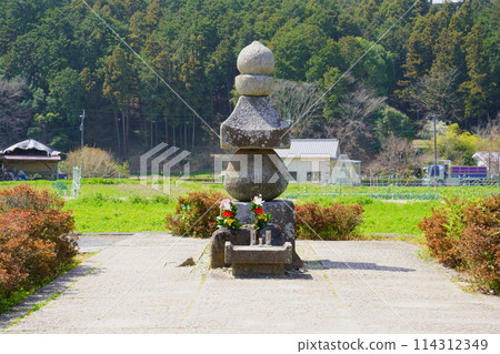 Soga no Irukakubizuka (Asuka, Asuka Village, Nara Prefecture) Soga no Irukakubizuka (Asuka, Asuka Village, Nara Prefecture) 114312349