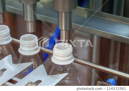 The hi-technology of drinking water manufacturing process. The hi-technology of drinking water manufacturing process. 114313361