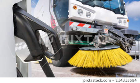 Electric street vacuum cleaner sweeper machine 114313584