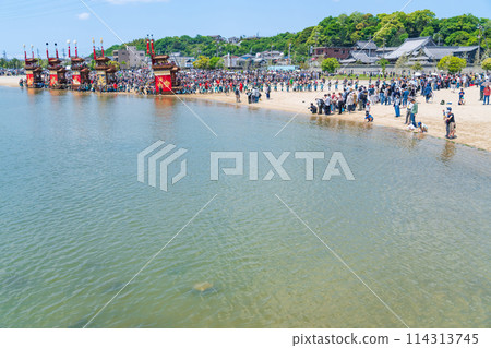 龜崎潮日節最大看點，拉下的海灘（愛知縣半田市） 114313745