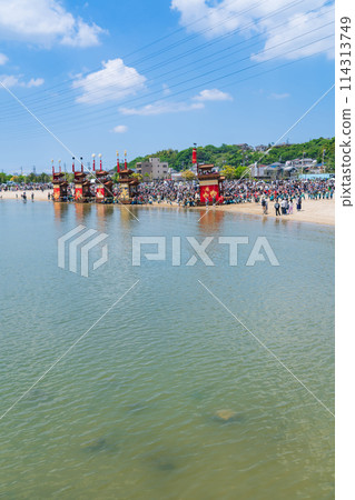 龜崎潮日節最大看點，拉下的海灘（愛知縣半田市） 114313749
