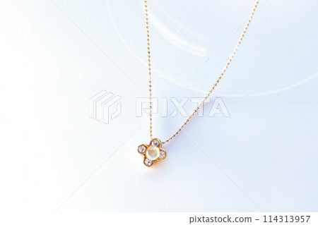 可愛的金色月光石吊墜 可愛的金色月光石吊墜 114313957