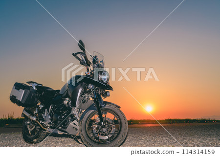 bike in the sun 114314159