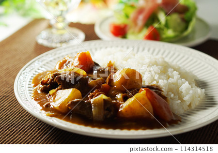 Curry rice and prosciutto salad 114314518