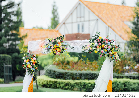 image of garden wedding 114314532