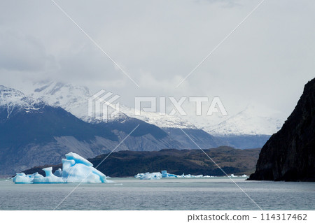 Navigation on Argentino lake, Patagonia landscape, Argentina 114317462