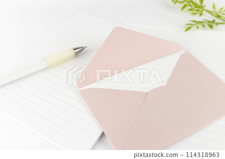 信封和信紙。寫信的圖片 114318963
