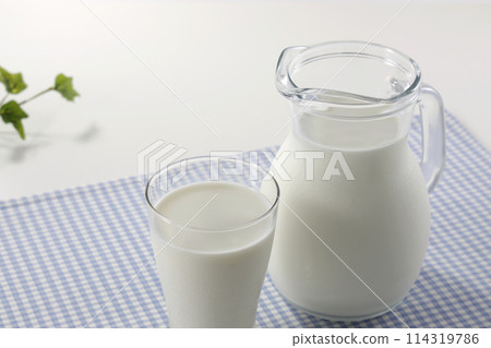 牛奶 牛奶 114319786