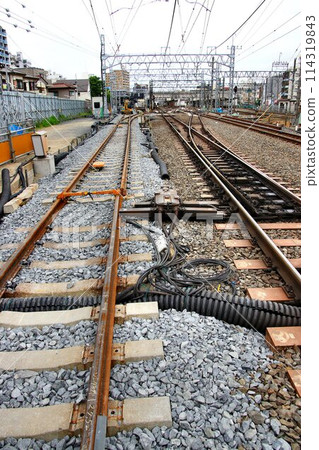 準備階段仍在繼續…春日部站至北春日部站之間的上行主線即將進行換軌工作，為高架建設做準備。 114319843