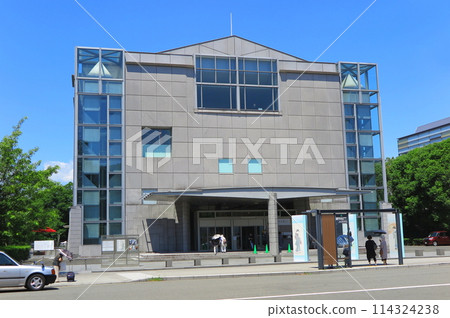 Front of the National Museum of Modern Art, Kyoto (New Wing) Front of the National Museum of Modern Art, Kyoto (New Wing) 114324238