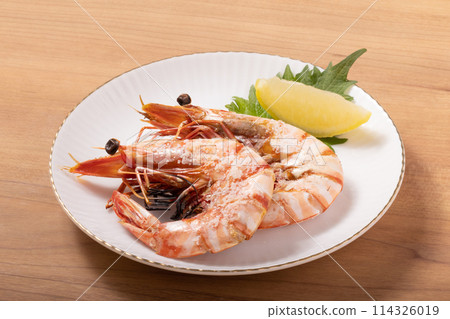 [Indonesia] Wild head-on shrimp grilled with salt 114326019