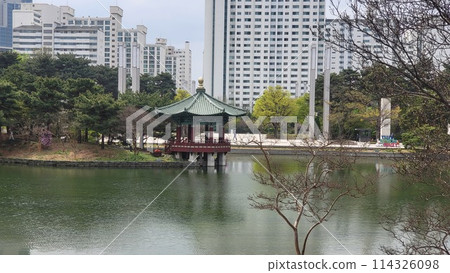 pavilion pavilion 114326098