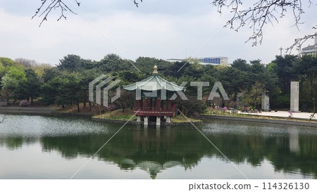pavilion 114326130