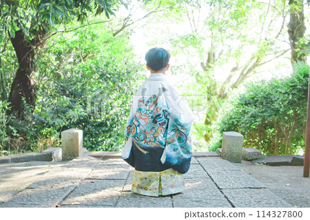 七五山穿著褲裙的男孩 七五山穿著褲裙的男孩 114327800