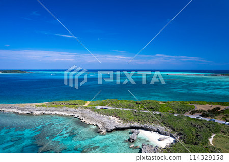 [Okinawa, Miyakojima] Drone shot of Nishi-Hennazaki, Ikema Island, Ikema Bridge and the beautiful blue sea of Miyakojima⑰ 114329158