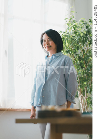 female, females, lady 114329405