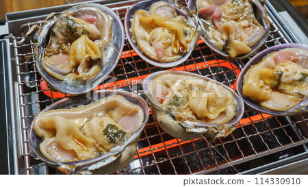 Image of grilled clams 114330910