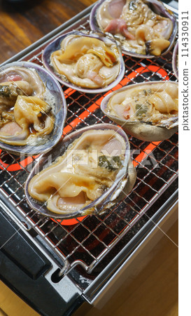 Image of grilled clams 114330911
