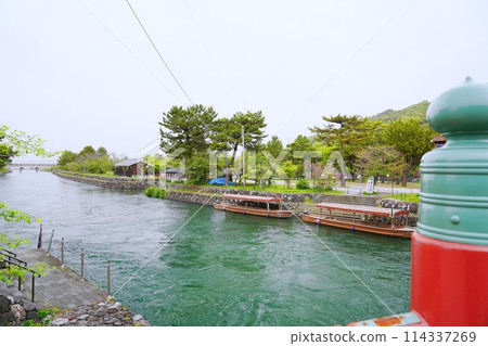京都宇治塔島和遊船(宇治公園)(晚春) 京都宇治塔島和遊船(宇治公園)(晚春) 114337269