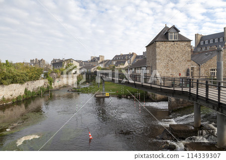 The Passerelle sur le Trieux in Guingamp 114339307