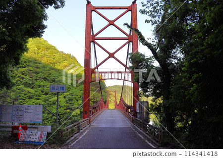 Tabiashi Bridge on National Route 418, the only bridge of its kind in Japan 114341418