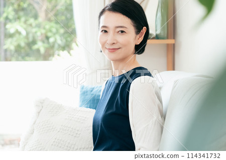 中年女子 114341732