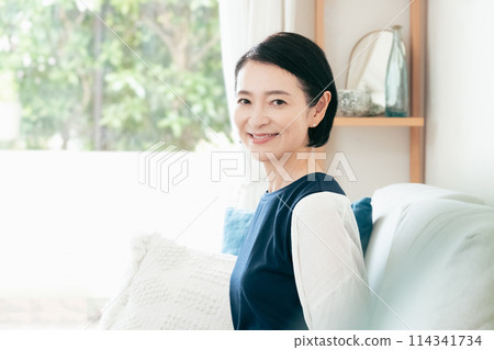 中年女子 114341734