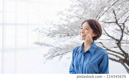 盛開的櫻花和女商人 盛開的櫻花和女商人 114345670