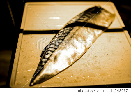 The enticing aroma of mackerel dried overnight 114348987