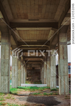 Under the overpass in the countryside [Nagano Prefecture] 114351046