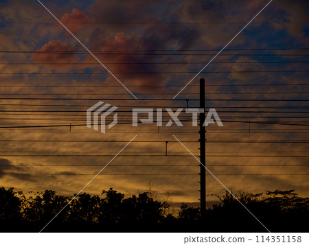 Sky dyed in sunset 114351158